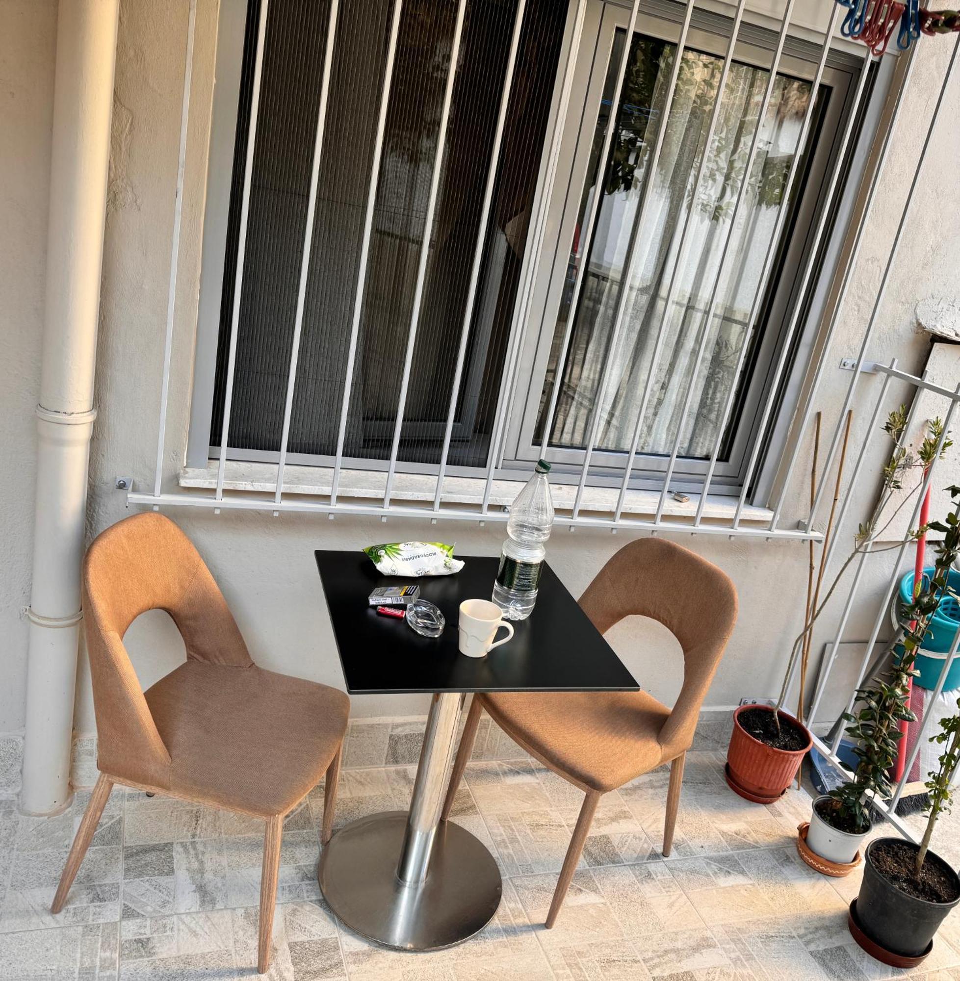 Hidden Gem 1 Appartement Tirana Buitenkant foto